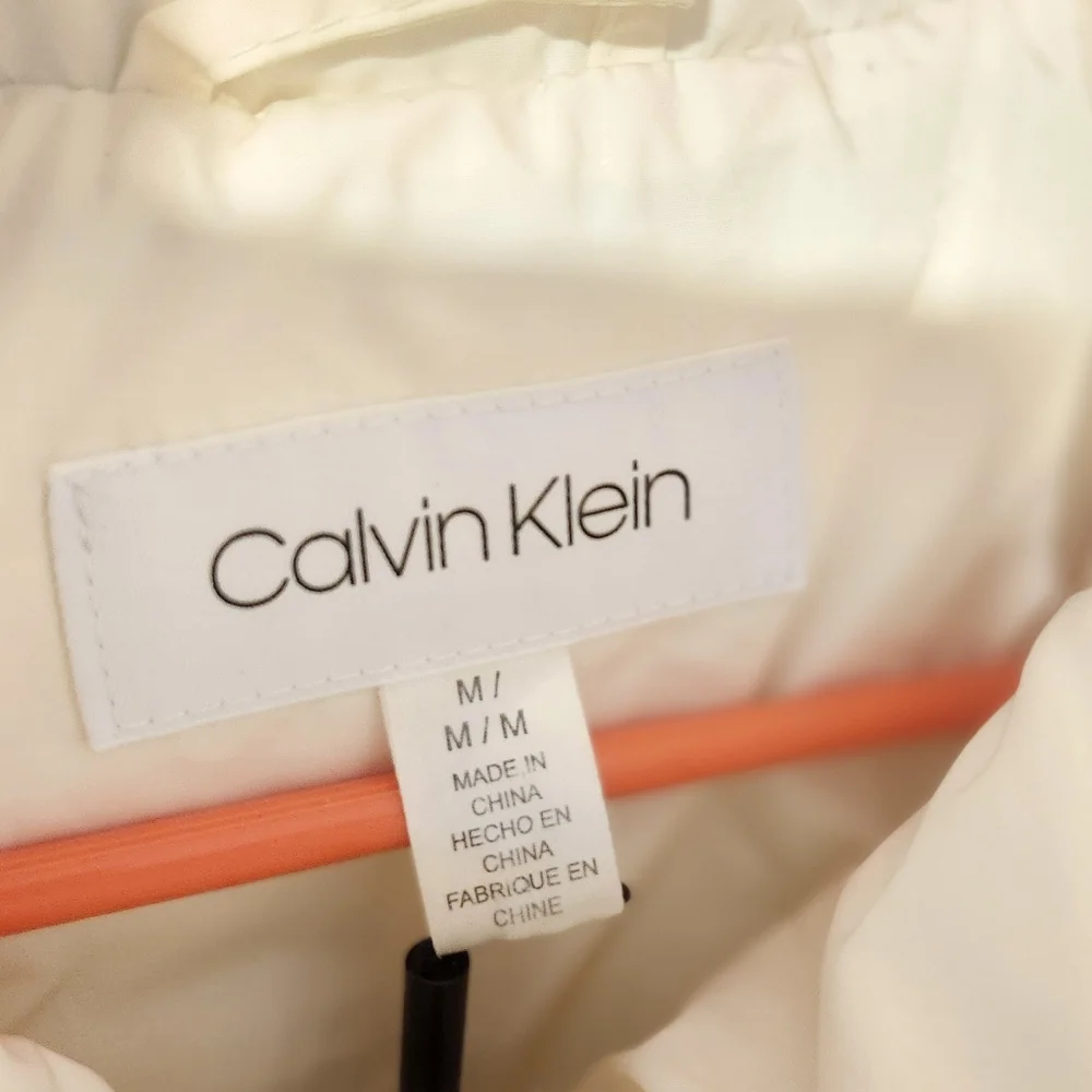 Calvin Klein Quilted Puffer Vest in Ivory / Cream woman girl - Picture 5 of 8